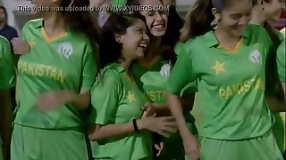 qmobile Boobs groping scene TVC Pakistani Cricket AD 2016 desi pakistani indian